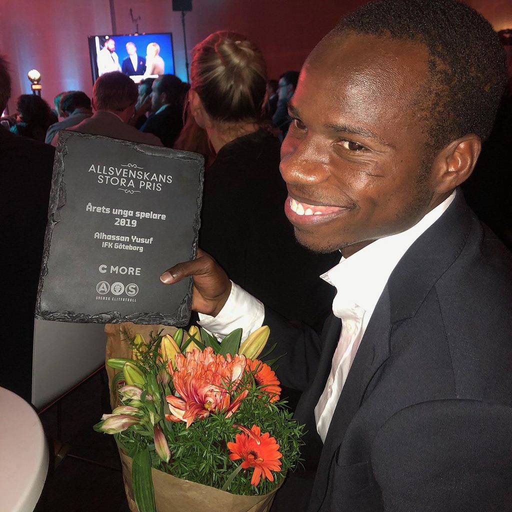 Alhassan Yusuf win Young Player award in Sweden