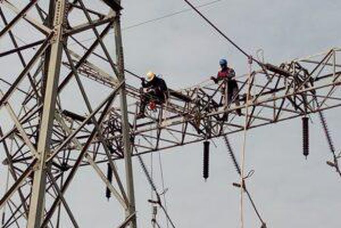TCN staff working assiduously to restore power supply to Sokoto, Kebbi and Zamfara States following fire outbreak in its substation in Birnin Kebbi on Thursday night. [NAN]