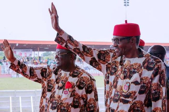 Shugaba Buhari tare da gwamnan jihar Ebonyi David Umahi