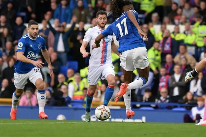Alex Iwobi explains 'confident' backheel to set up Everton's 3rd goal against Crystal Palace