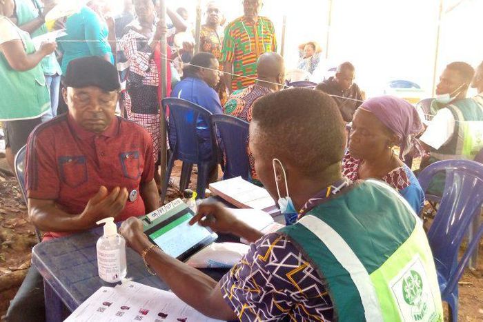 Anambra Election : INEC extends voting time to 4 pm (Vanguard)