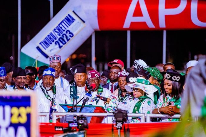 APC Presidential candidate, Asiwaju Bola Tinubu, campaigns in Abuja on Saturday evening. [Twitter:APCPCC]