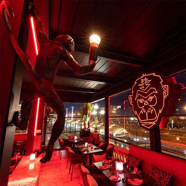 Mnky Hse restaurant in A lHazm