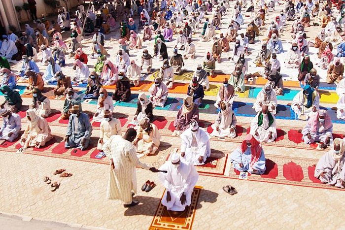 1000 Imams gather to pray for political leaders [Naija News]