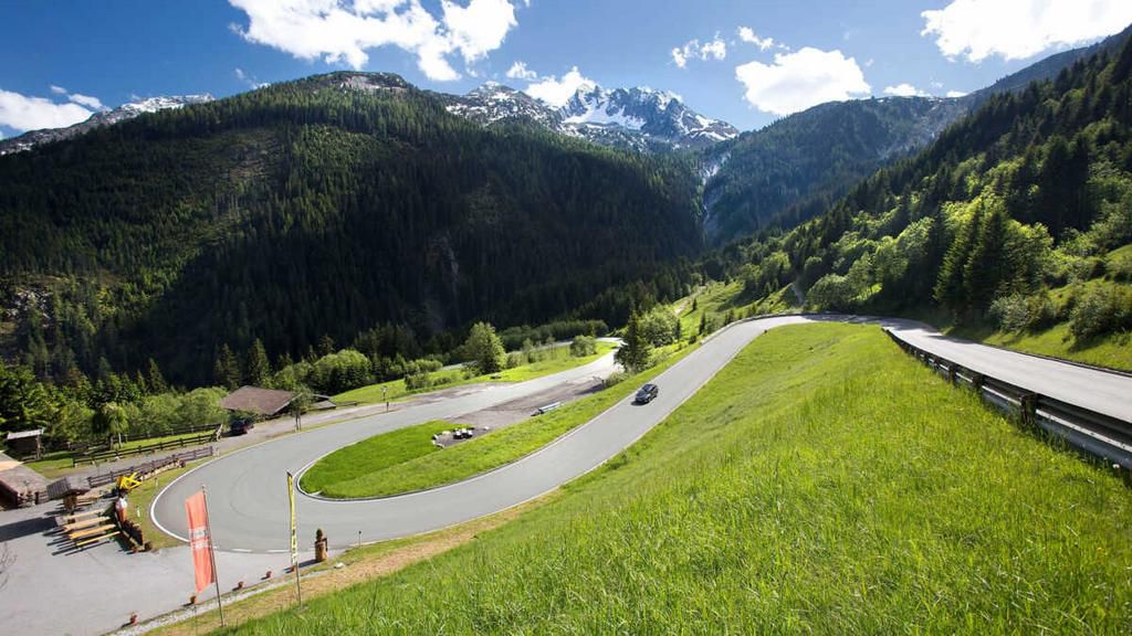 Roads in the alpines [grossglockner]
