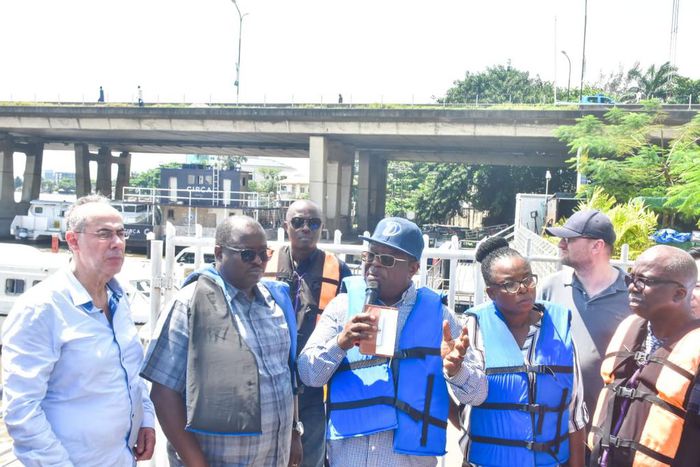 Minister of Works, Mr David Umahi and other officials, during the inspection of the under deck, Lagoon sections of the Third Mainland Bridge, Carter Bridge, Falomo Bridge and Independence Bridge in Lagos on Saturday [NAN]