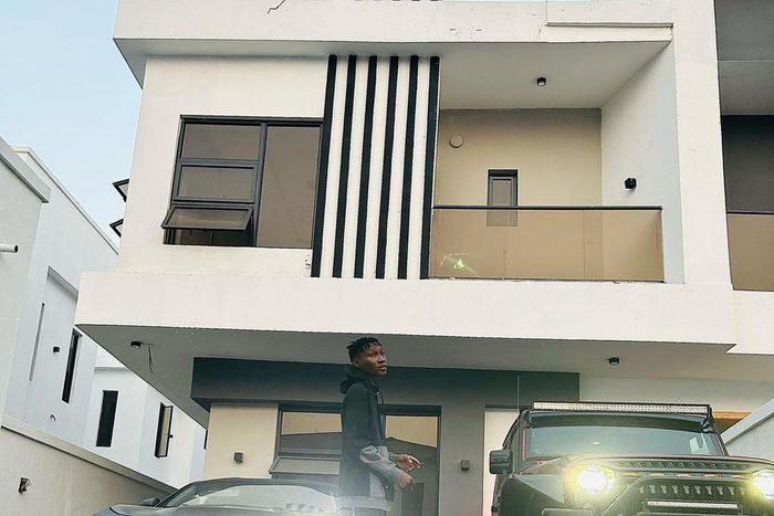 Singer Zinoleesky [Instagram]