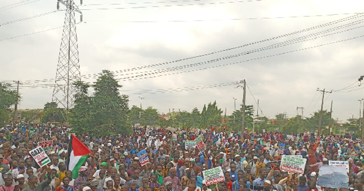 Pro-Palestine Muslims hold rally in Lagos, condemn Israel's bombing of ...