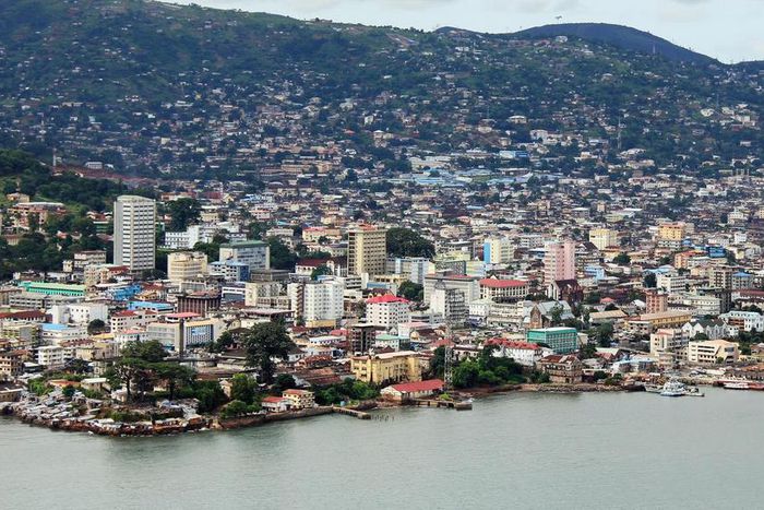 Freetown Sierra Leone [Kayak]