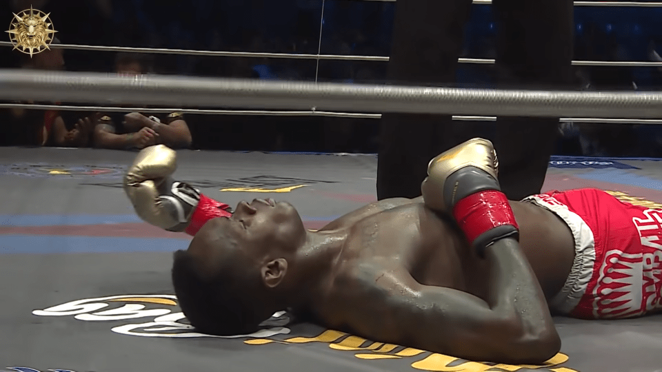 Pereira defeated Adesanya via a unanimous decision win in their first fight in 2016