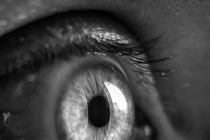 The 20-20-20 rule to reduce eye strain from screen time/Pexels