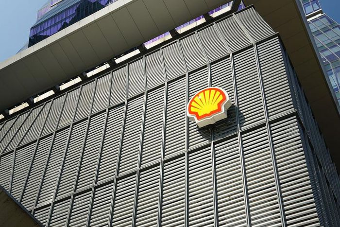 Shell building