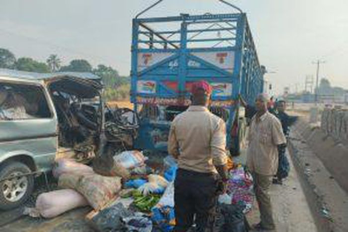 Scene of the accident in Anambra on Saturday