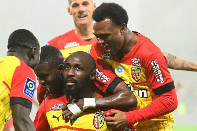 Lens celebrate Fofana winner vs Clermont