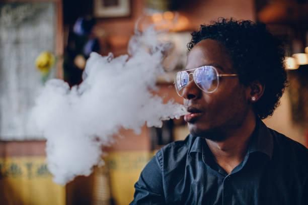 Vaping causes testicles to shrink [istockphoto]