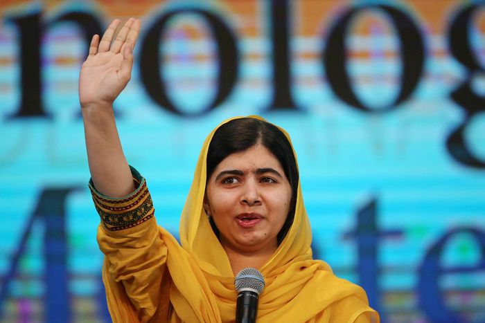 Nobel laureate Malala Yousafzai waves as she arrives for an event with students at Tecnologico de Monterrey University in Mexico City, Mexico, August 31, 2017.