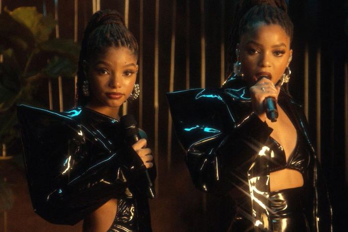 Beyonc signed R&B duo Chloe x Halle to her record label in 2013.