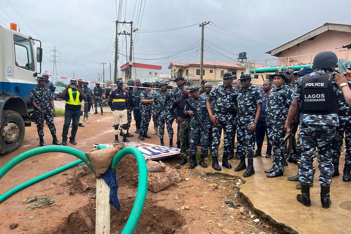 Oil thieves abscond as police storm NNPC pipeline site in Lagos. [Twitter | BenHundeyin]