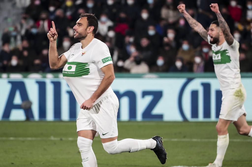 Copa Del Rey Gonzalo Verdu of Elche CF celebrate after scoring the 1-0 goal with his teammate during spanish King Cup match between Elche cf vs Real Madrid at Martinez Valero Stadium on January 20, 2022