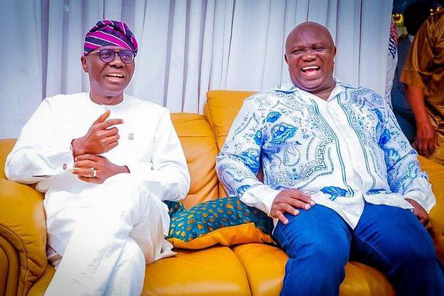 Governor Babajide Sanwo-Olu shows and his predecessor, Akinwunmi Ambode. [Twitter:Aiyekooto]
