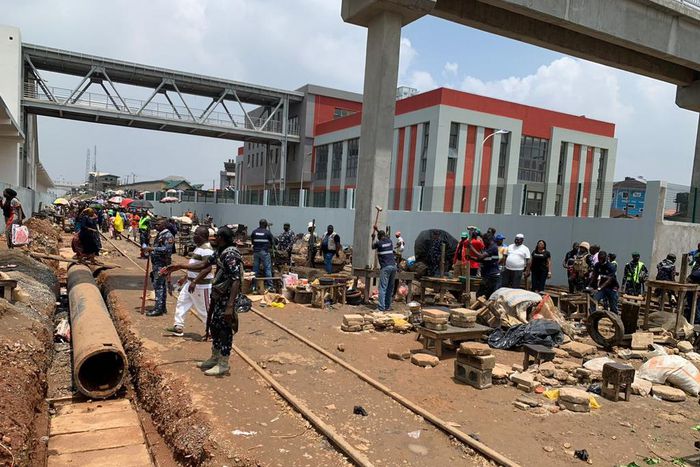Lagos govt begins clearing shanties, obstructions along Red Rail Line rail. [NAN]