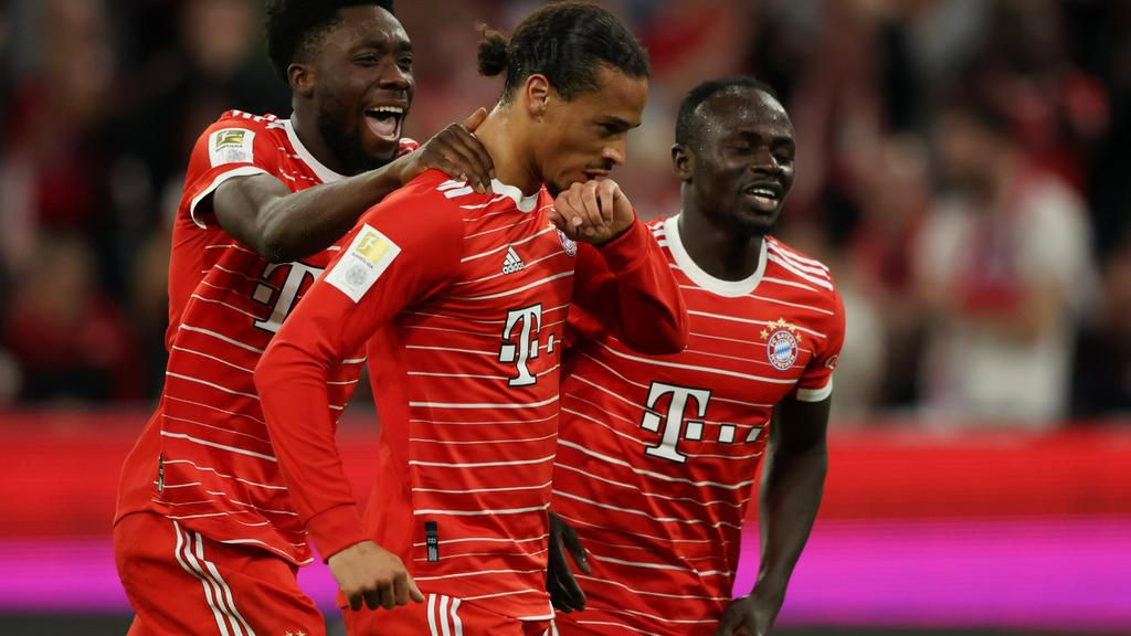 Sadio Mane inspires Bayern Munich to 5-0 win against Freiburg