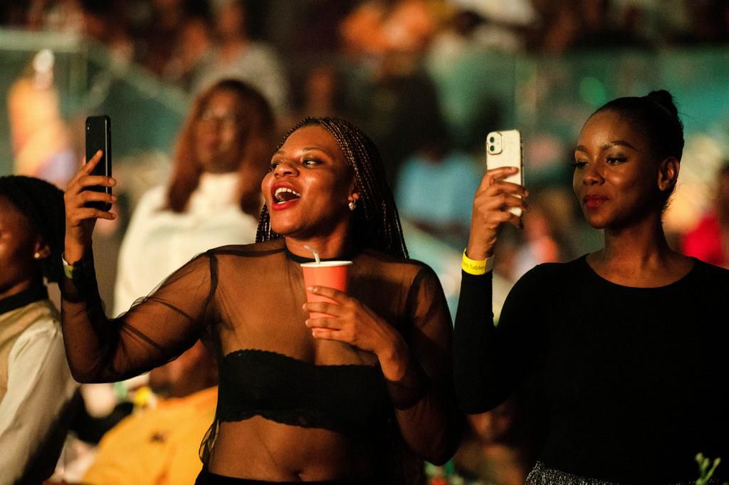 What went down at Adekunle Gold's 'Catch Me If You Can' concert with Gordon's