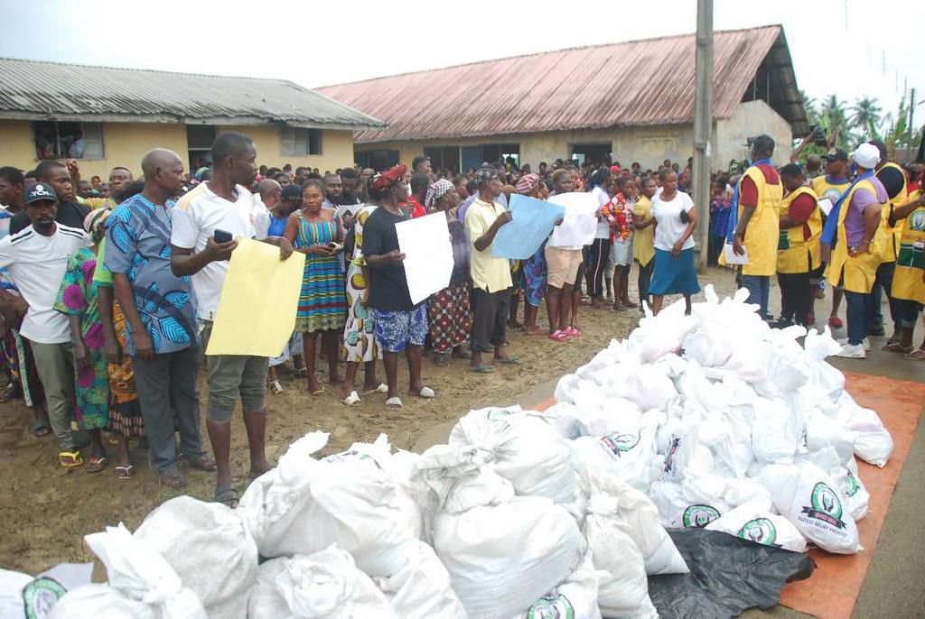 O.B. Lulu-Briggs Foundation donates over N60 million relief items to flood victims in Rivers.