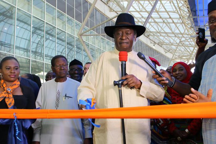 Dr Wale Babalakin cut the ribbon across the entrance of the art gallery at MMA2 on Saturday, May 6, 2023. (Bi-Courtney)