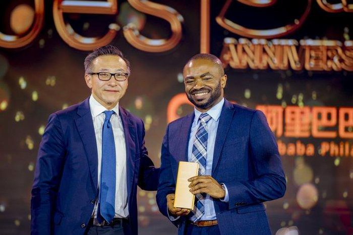 Dr Neto secured the first prize, walking away with $300,000 [Twitter: @docneto]