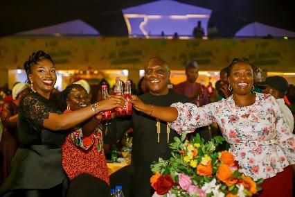 Drink, savour, celebrate! The new Hydr8 100 & D’Vybe are your next favourite drinks