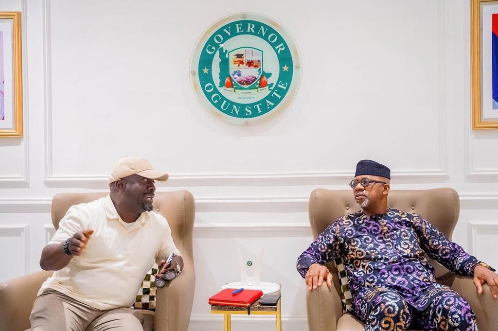 Ogun State governor, Dapo Abiodun and Bukola Olopade, former sports commissioner, Ogun state (Ogun Media)