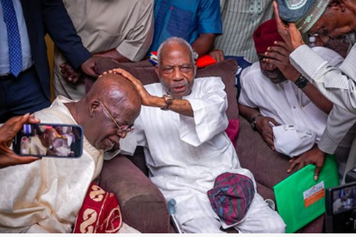 Pa Reuben Fasoranti praying for Ahmed Tinubu's presidency to happen (Legit)