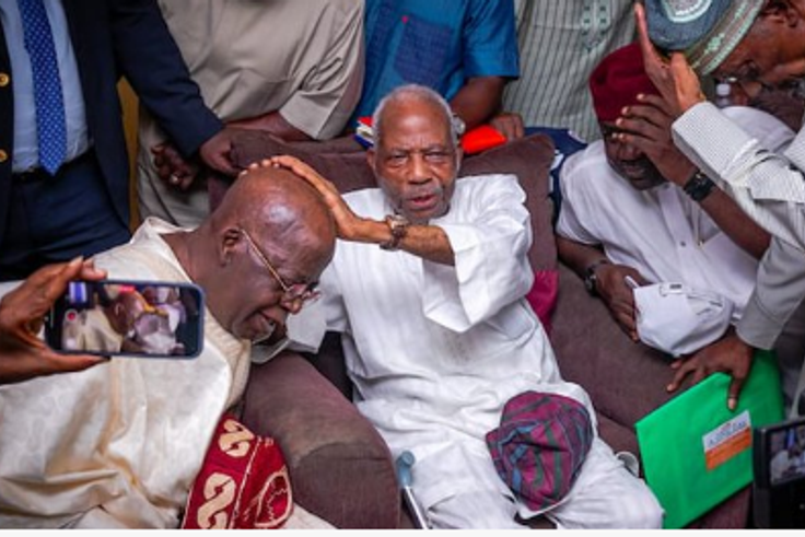 Pa Reuben Fasoranti praying for Ahmed Tinubu's presidency to happen (Legit)