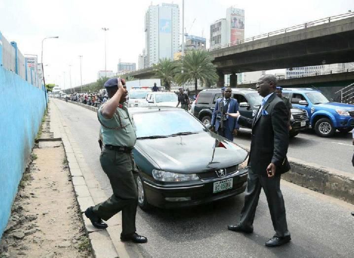 Top Nigerian Army officer, Colonel Kayode Yusuf was arrested by former Governor Lagos State, Babatunde Fashola for driving on the BRT lane in 2012. [Channels TV]