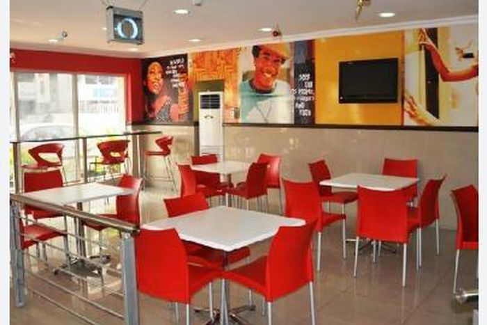 Robbers invade Chicken Republic