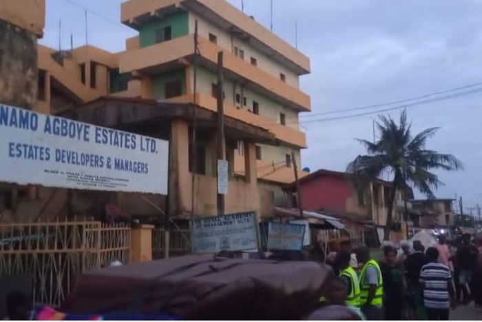 2 injured as building with over 500 rooms collapses in Lagos. [The Punch]
