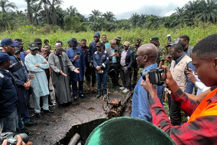 The Federal Government’s Oil Theft Situation Assessment Delegation to the Niger Delta Region during the tour of states in the region. [NAN]
