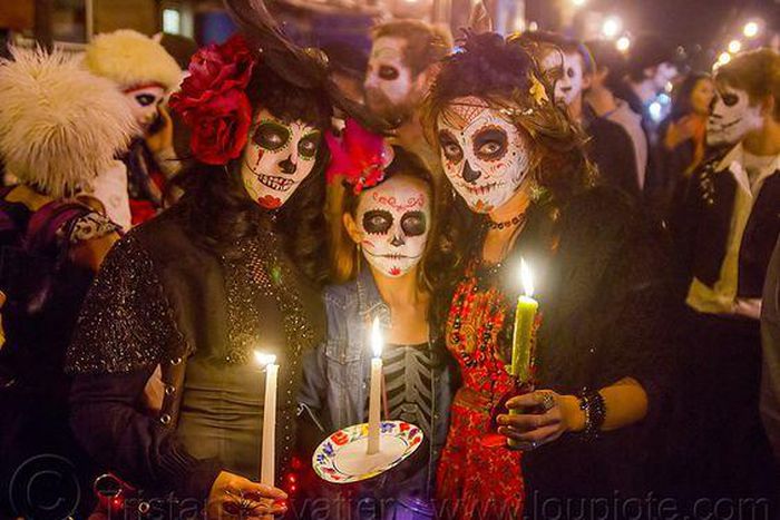 Dia de los Muertos Procession in Mexico [Pinterest]