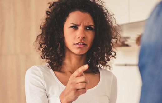 ___7307141___2017___9___13___12___Angry+woman