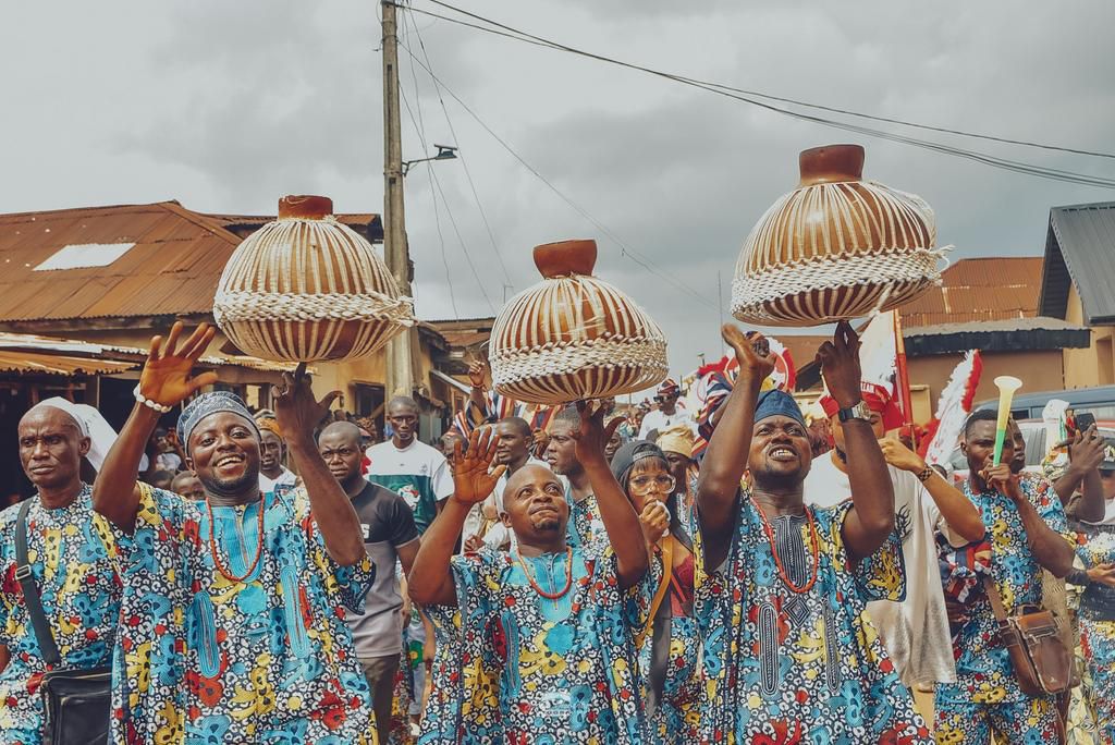 Music and dance is an essential part of the festival [Instagram/@obankswills/@kingbelaire]