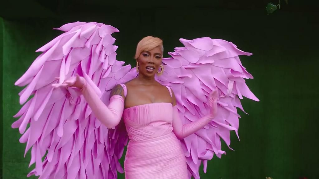 Tiwa Savage on the set of Stamina [Youtube]