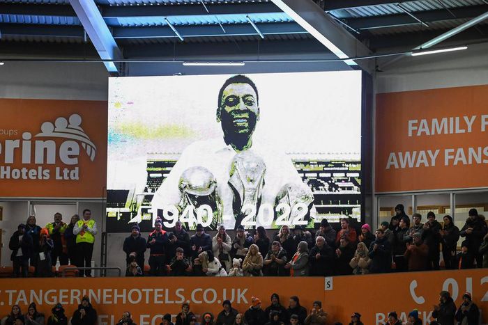 Sheffid united mourn pele before their championship game