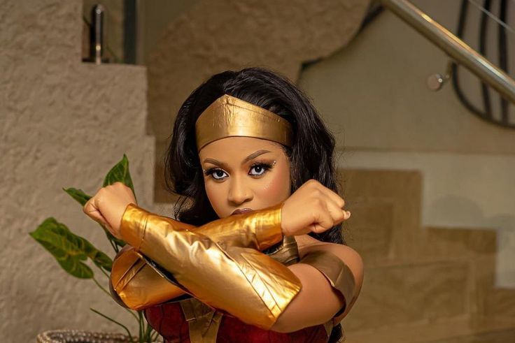 Phyna in the wig she was alleged to have refused to return [Instagram/Unusualphyna]