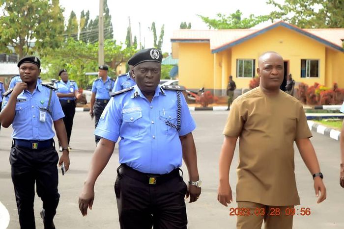 Ekiti CP resolves ‘Okada’ rider’s crisis. [Sun]