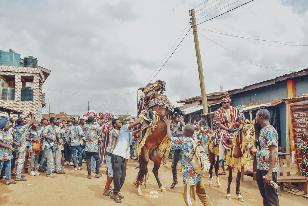 Horseback riding is an important aspect of the festival [Instagram/@obankswills/@kingbelaire]