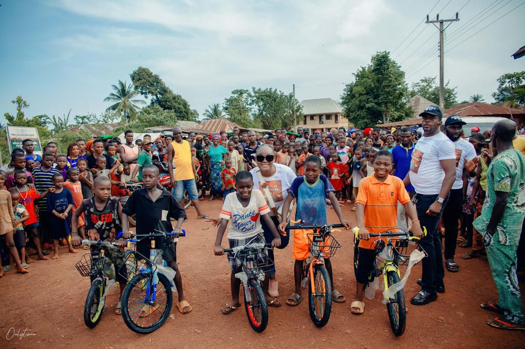 Nollywood actress, Rachael Okonkwo and Dano Milk empower thousands at the Mega Carnival in Nsukka