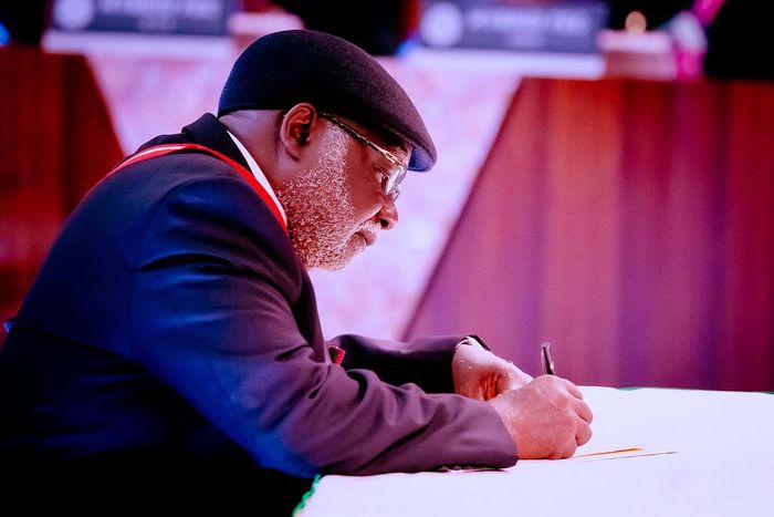 President Muhammadu Buhari swears in CJN Kayode Ariwoola. [Twitter:Presidency]