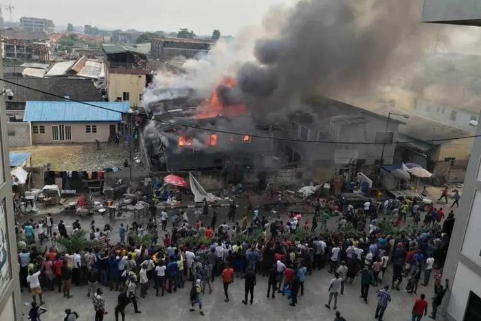 Fire in Tejuosho market
