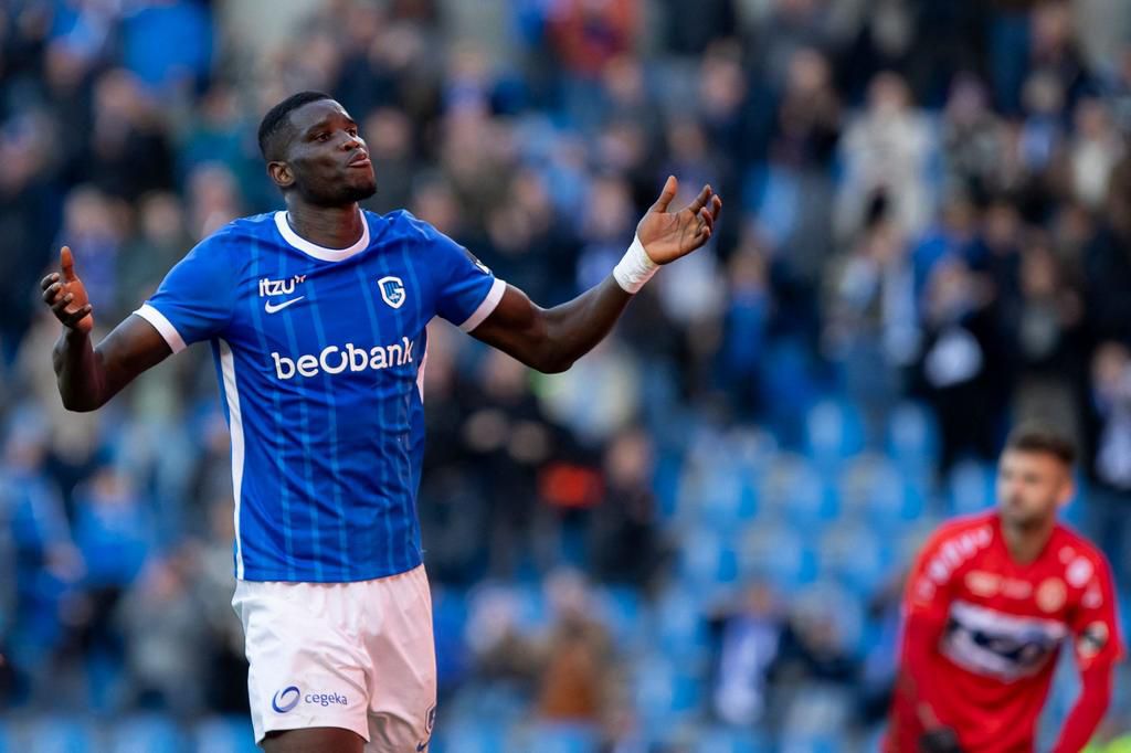 Paul Onuachu celebrates his goal